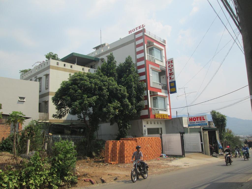 Ngoc Phuong Hotel Bao Loc Buitenkant foto